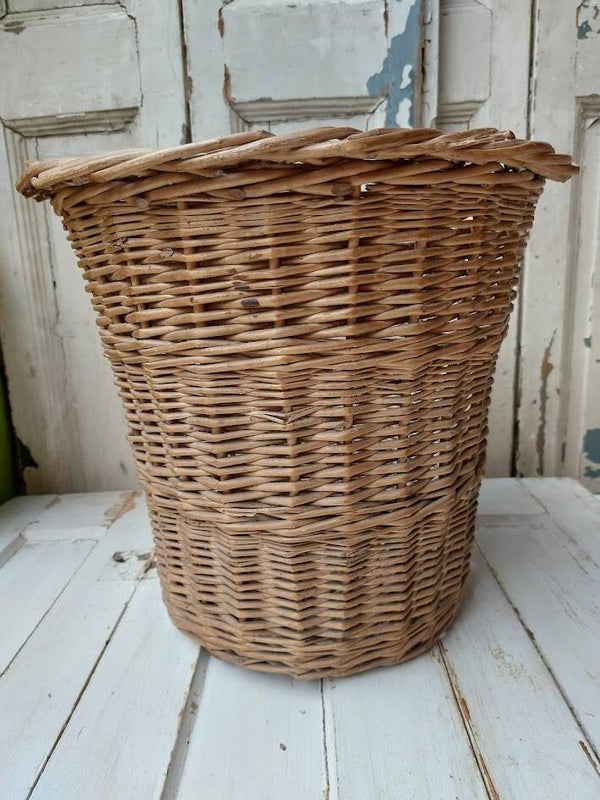 ♠ Oude rotan mand