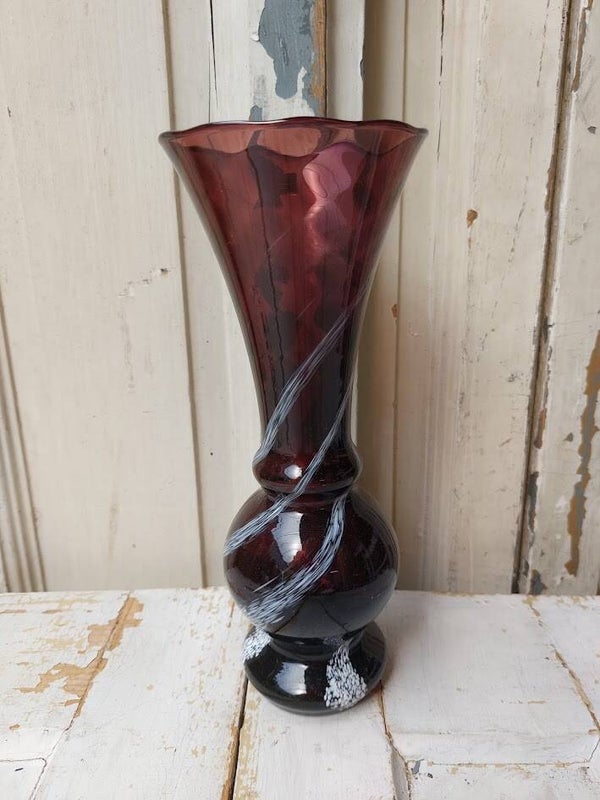 ♦ Vintage paars glazen vaas