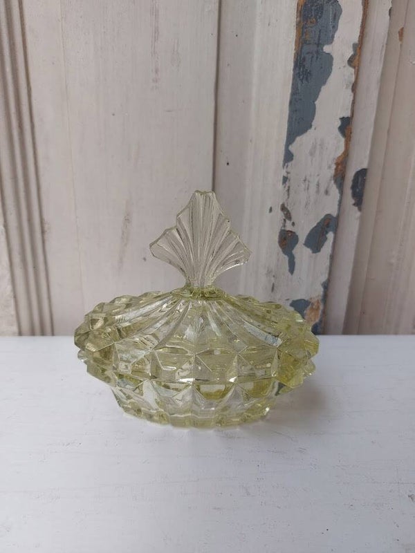 ♦ Amberkleurige glazen bonbonnière