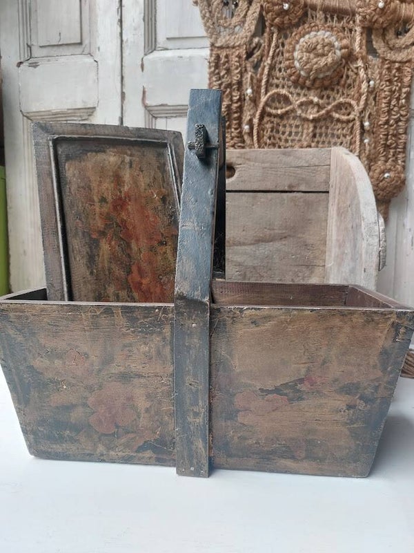 ☻ Handbeschilderde houten draagkist