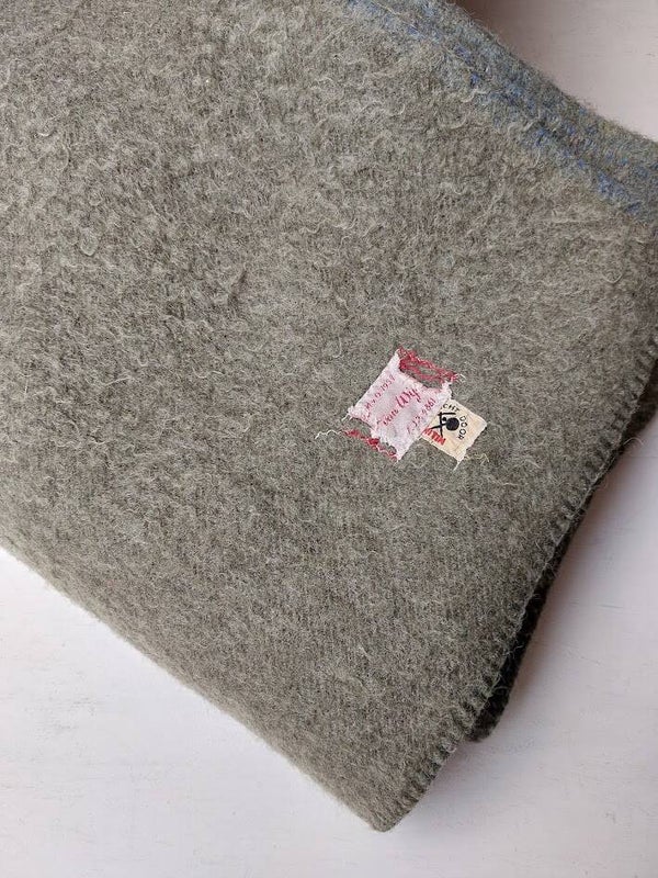 ☻ Authentieke Vintage Wollen Deken – Van Wijk Leiden