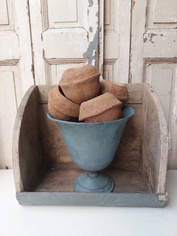☻  Brocante Metalen Bokaal – Blauwgrijs Patina