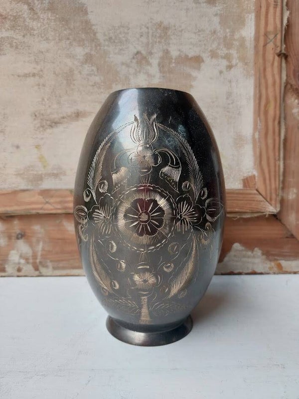 ☻ Vintage Koperen / Messing Vaas met Hand gegraveerd Bloemmotief