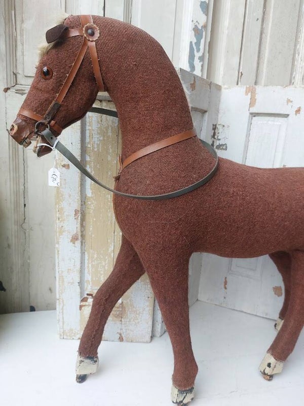 ☻ Antiek Speelgoedpaard – Vintage Vilten Trekpaard