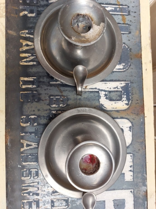 ♠ Set tinnen kandelaars gemerkt