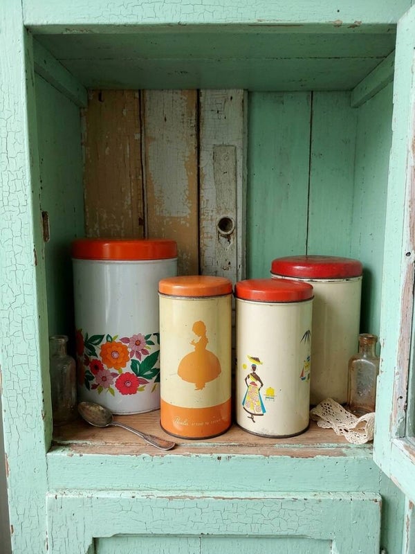 🕊️ Set retro blikken