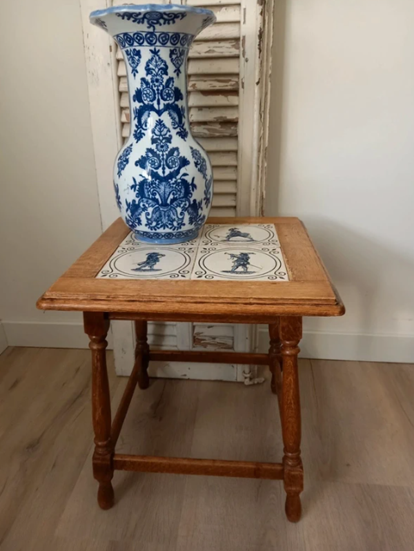 ♠ Eikenhouten tafel met tegels