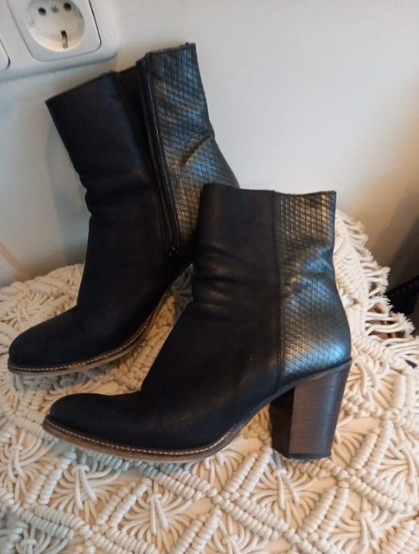 ♥ Suede 40