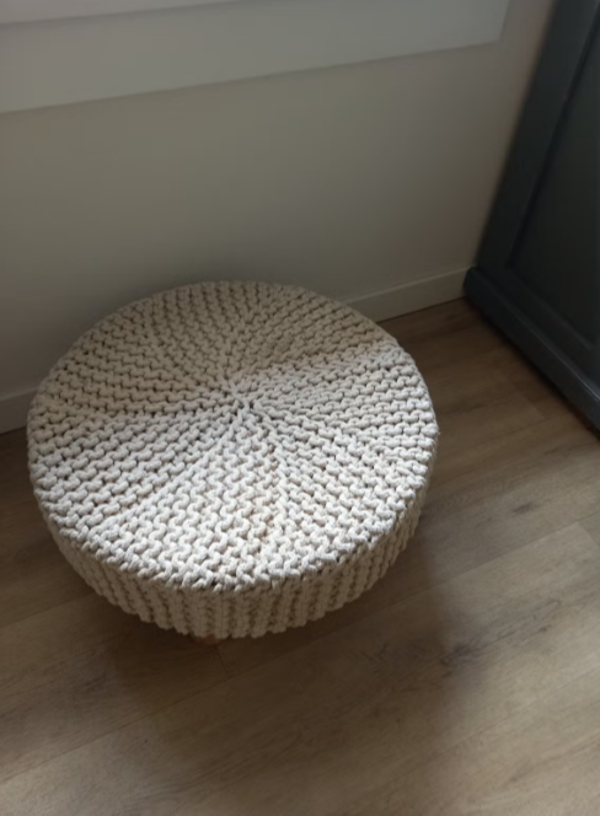 ☻ Stevige kruk met gehaakte bekleding