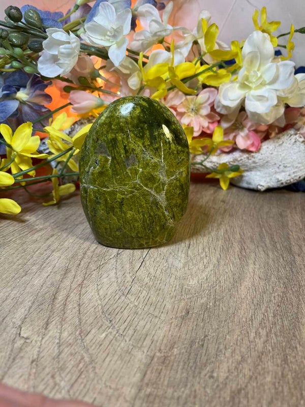 Vrije vorm groene opaal