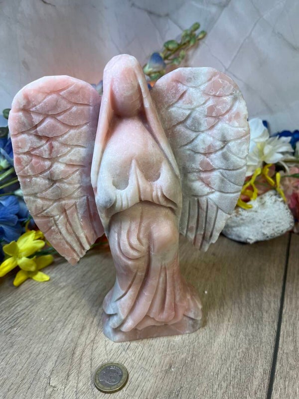 Engel uit Roze Jade, natuurlijk afgewerkt( geen laklaag)