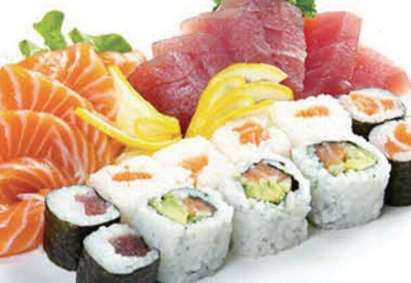 sashimis + makis