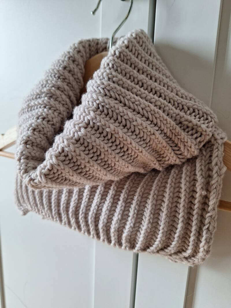 Halswärmer beige.jpg