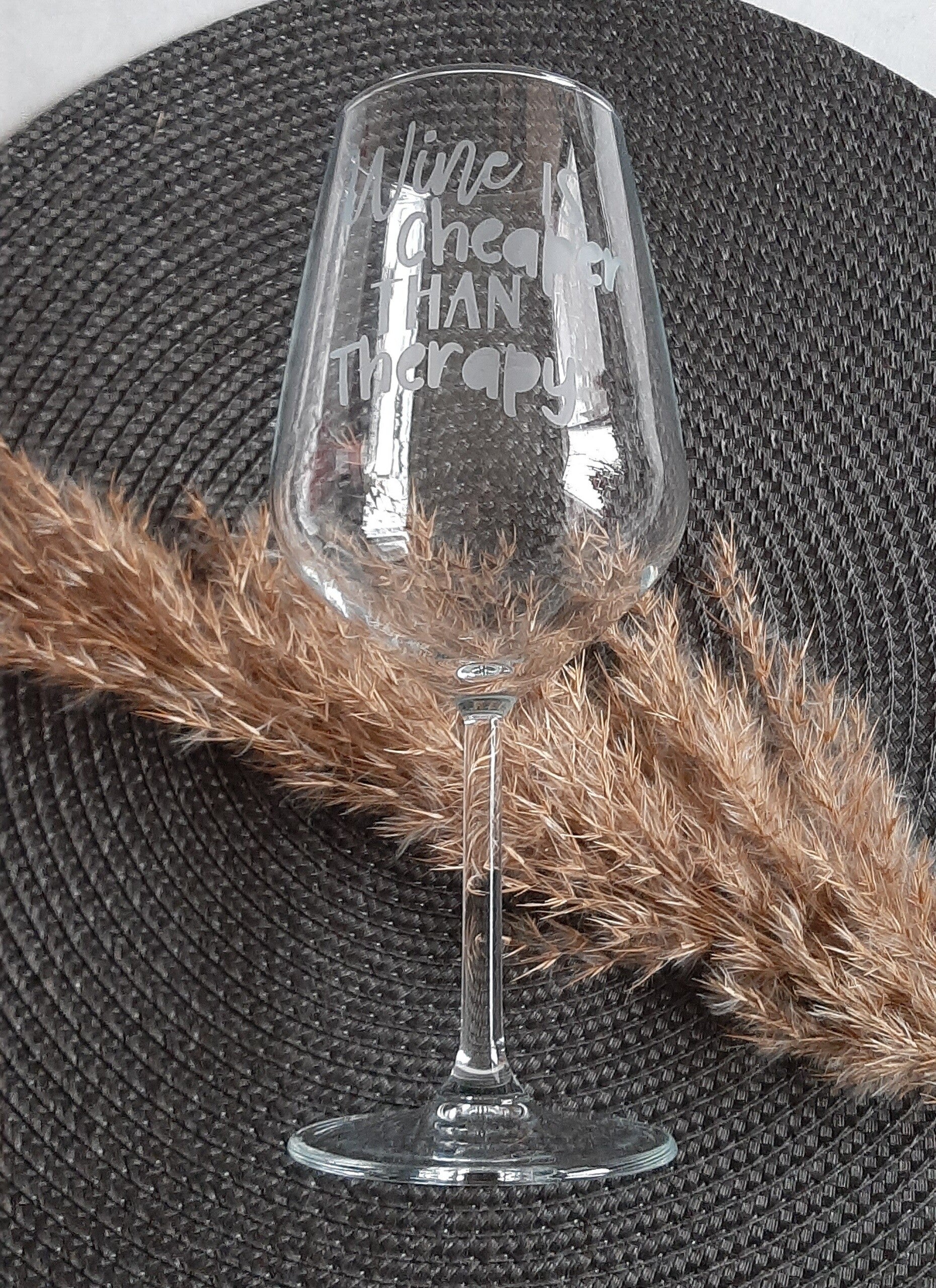 Wijnglas cheaper than therapy