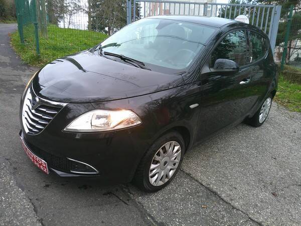 Lancia Ypsilon 1.2 69cv S/Stop Gold
