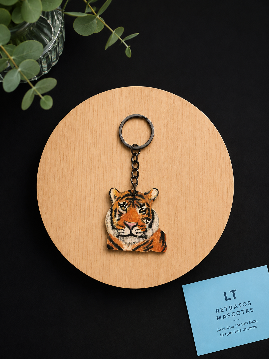 Llavero de madera de animal salvaje hecho a mano (5x5cm)