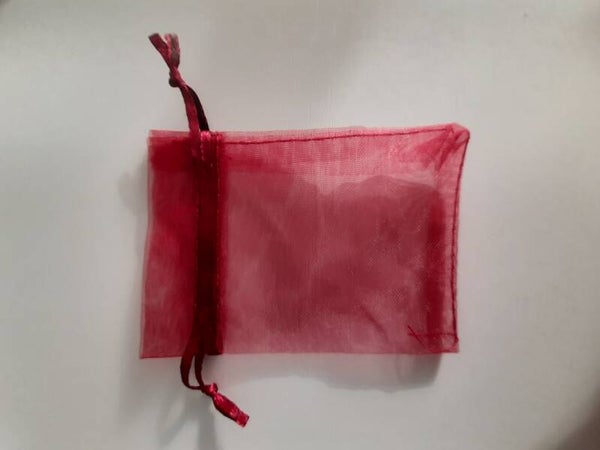 Donker rood orangaza zakje