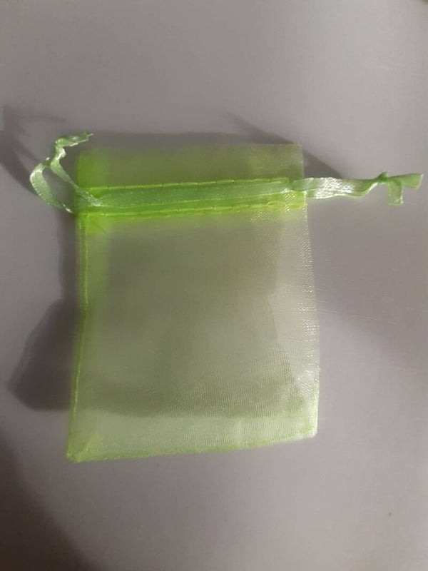 Licht groen orangaza zakje