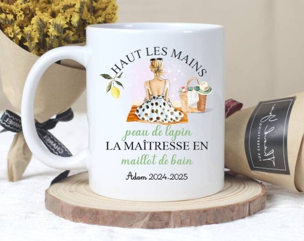 Mug humour "La maîtresse en maillot de bain" personnalisé