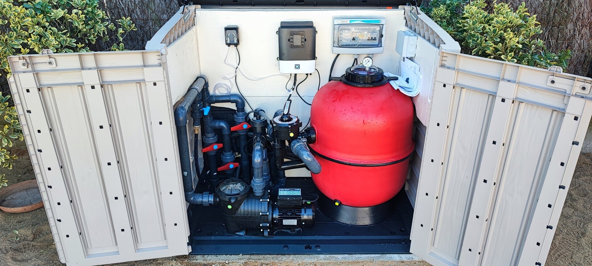 Caseta Jardin con equipo de filtracion 1 cv