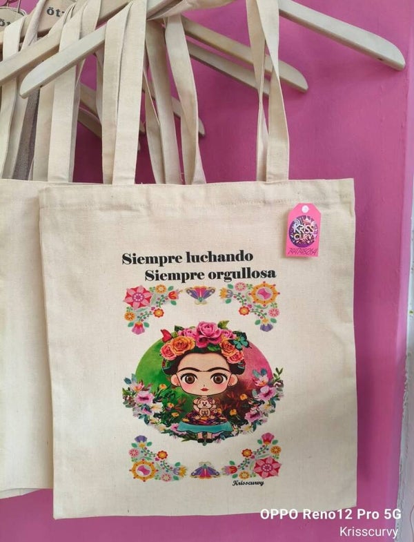 Tote bag.  Siempre luchando, siempre orgullosa.