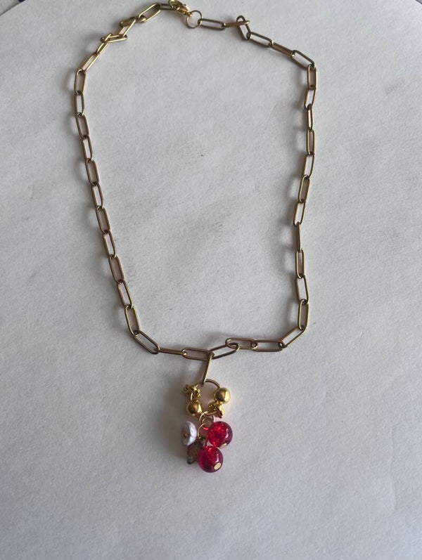 Collier cerise
