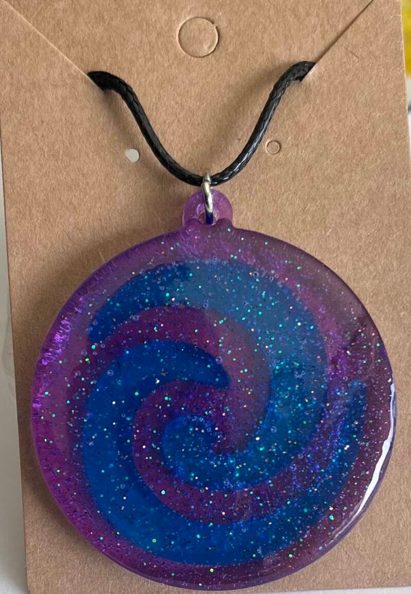 Pendentif spirale bleu