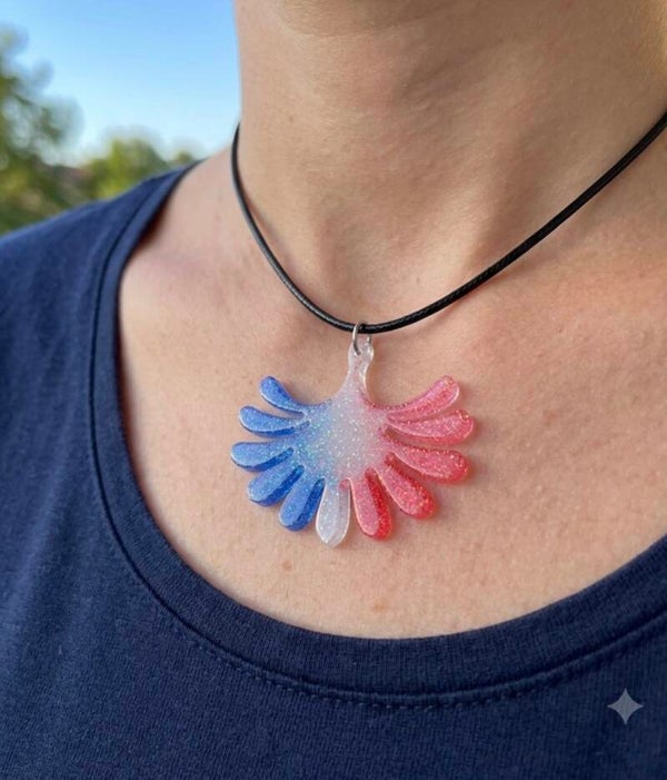 Pendentif bleu blanc rouge
