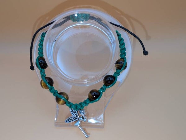 Bracelet oeil de tigre fil vert insert fée