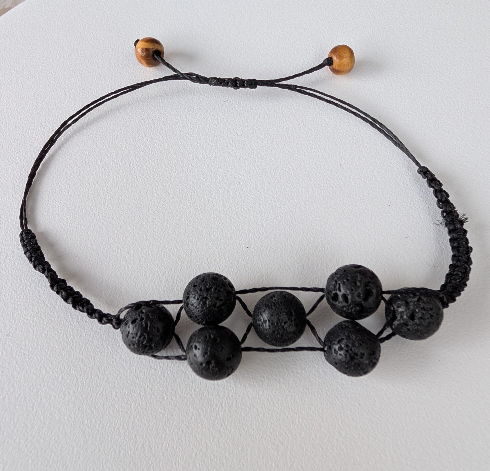 Bracelet pierre de lave fil noir