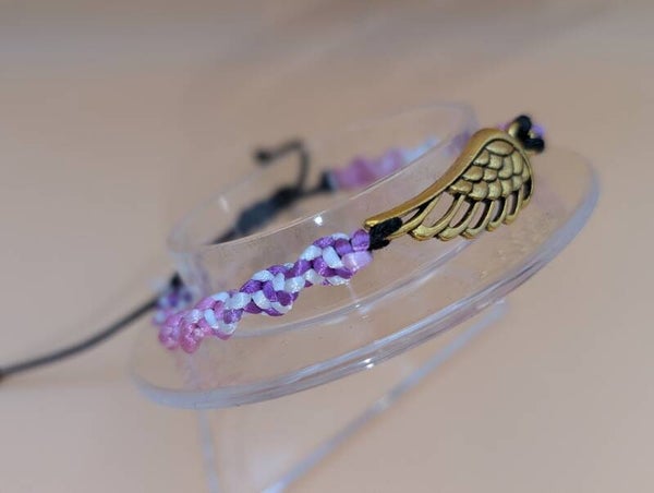 Bracelet torsade arc-en-ciel mauve blanc insert aile