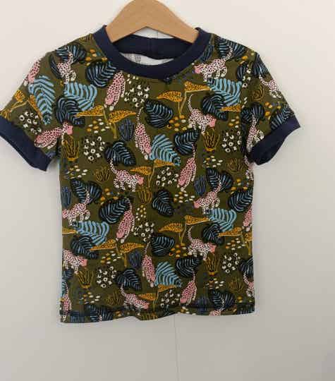 T-shirt panter groen