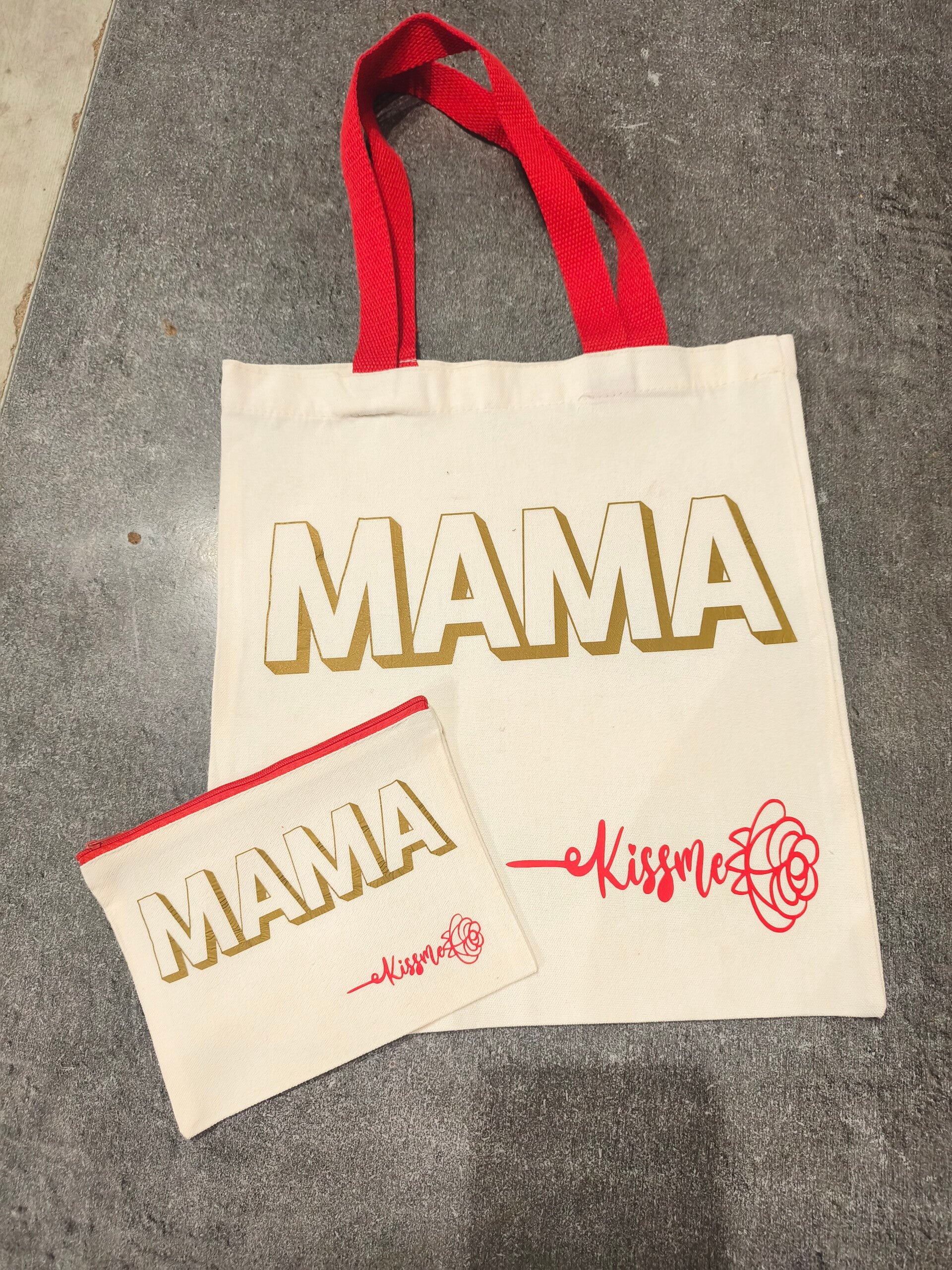 Sac cabas et sa trousse