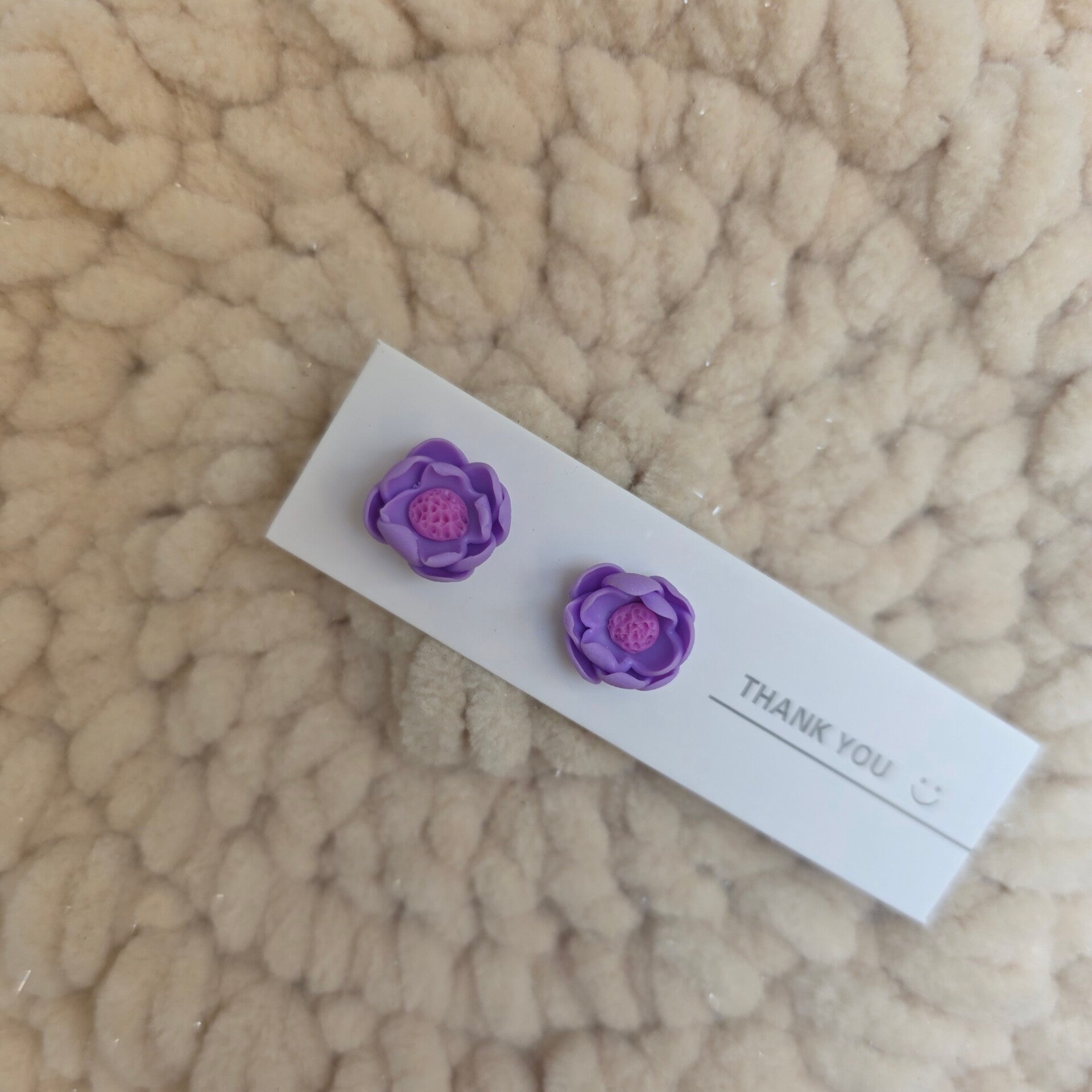 paarse bloemen oorstekers (studs)