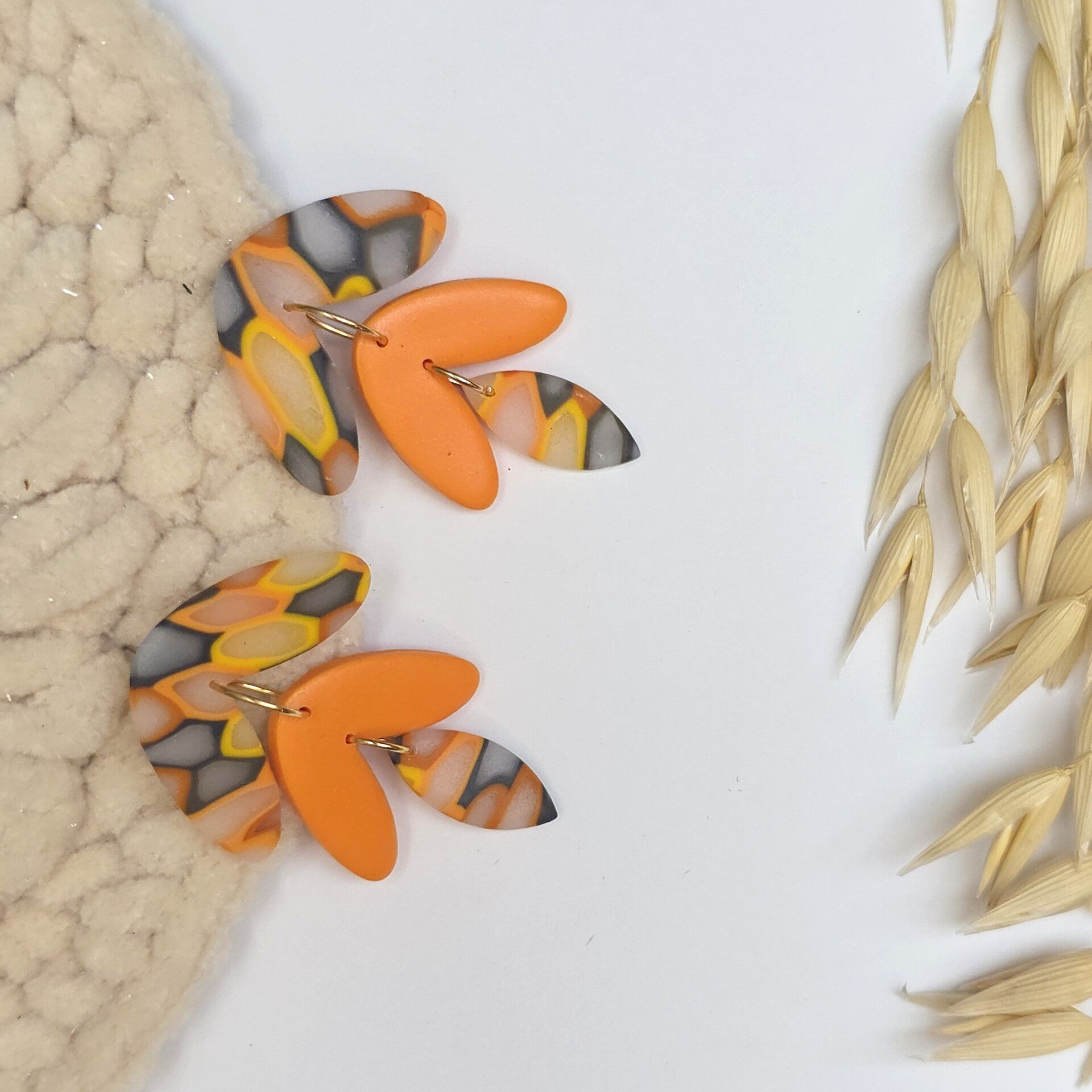 multicolor oorbellen, herfstkleuren, vrolijk.