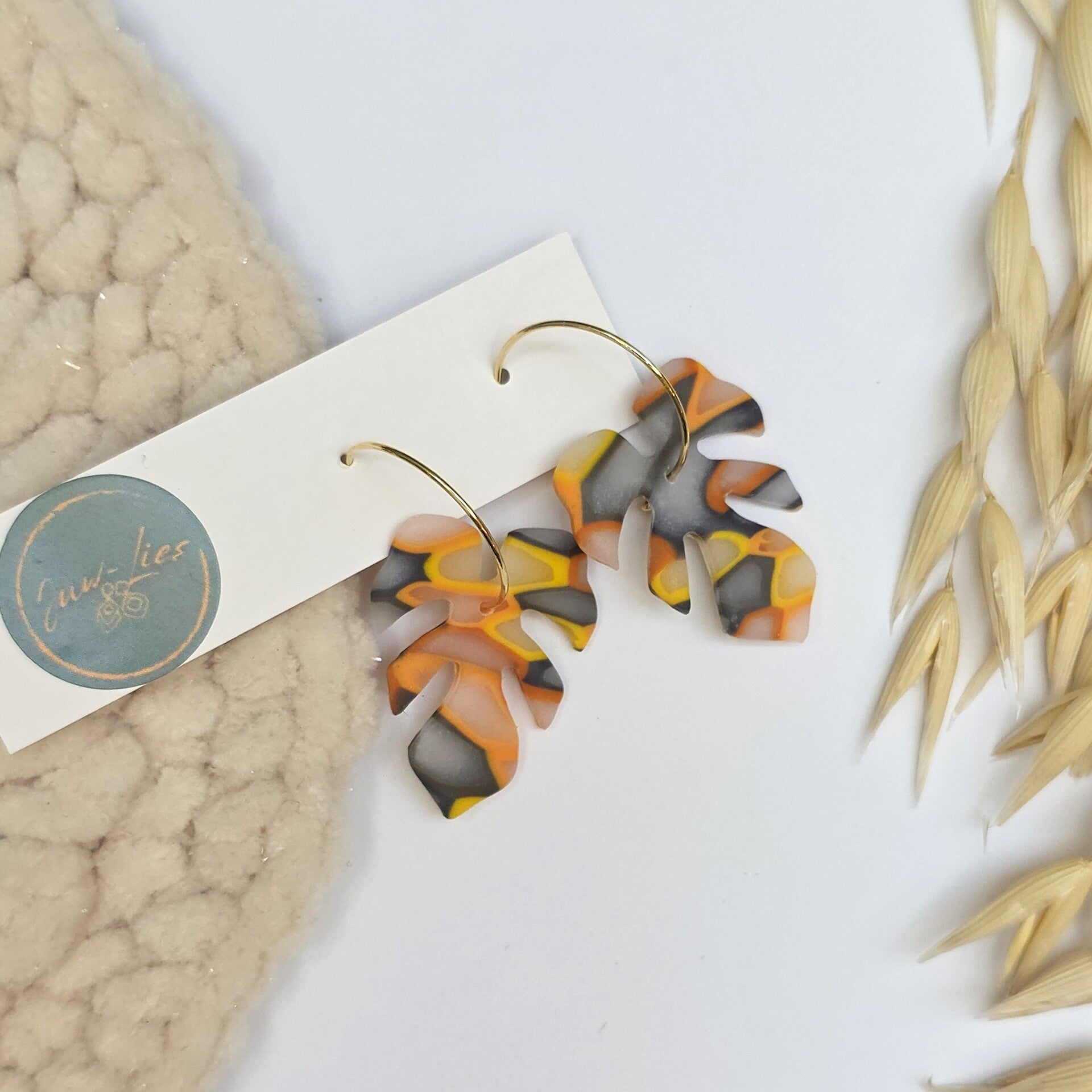 multicolor herfstblad, herfstkleuren, aan RVS goudkleurige oorring