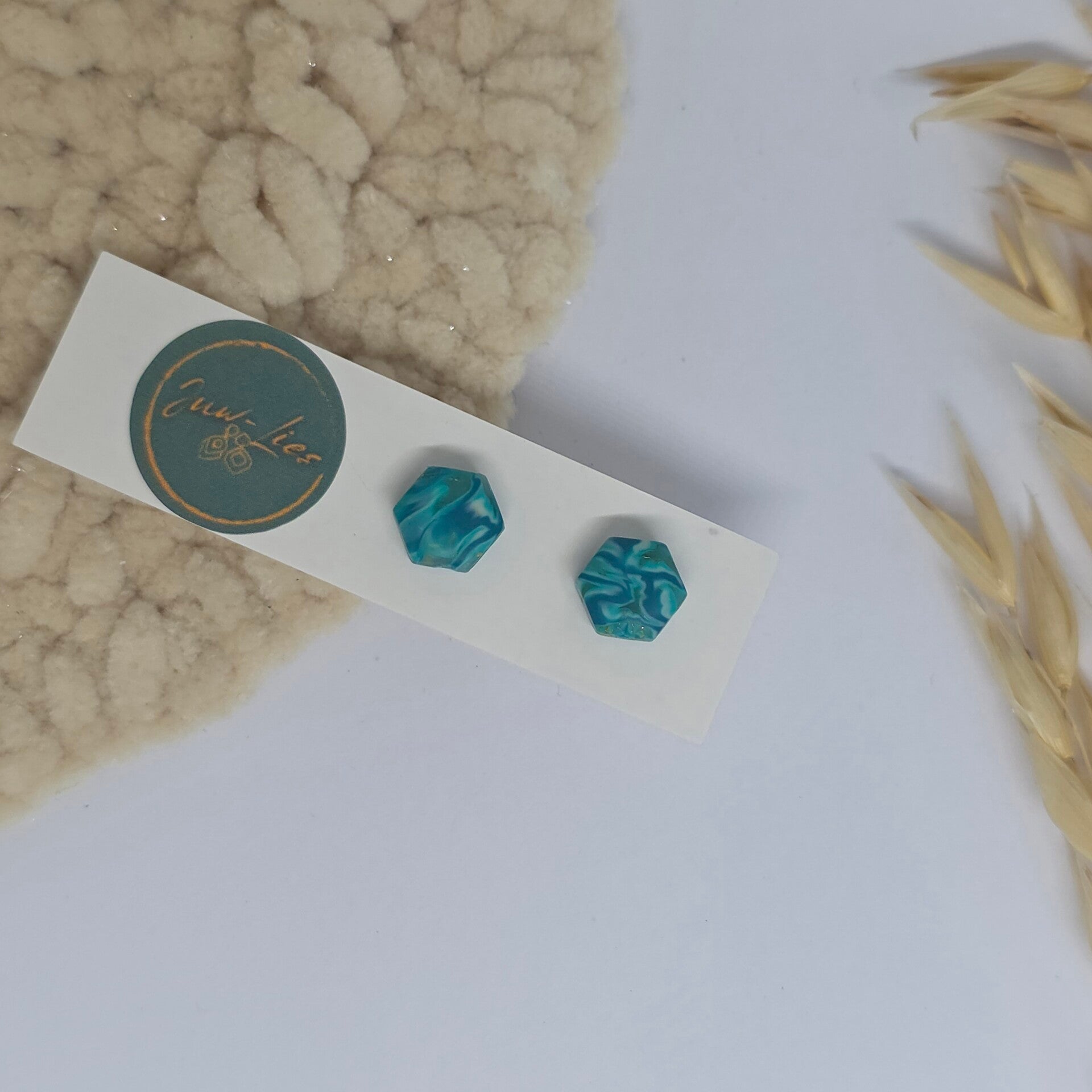 6hoekige blauw gemarmerde oorstekers
