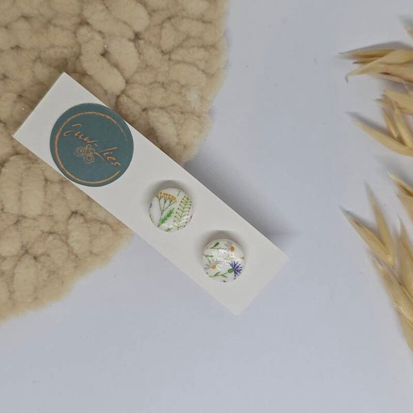 Oorstekers- rond - wit - bloemenpatroon