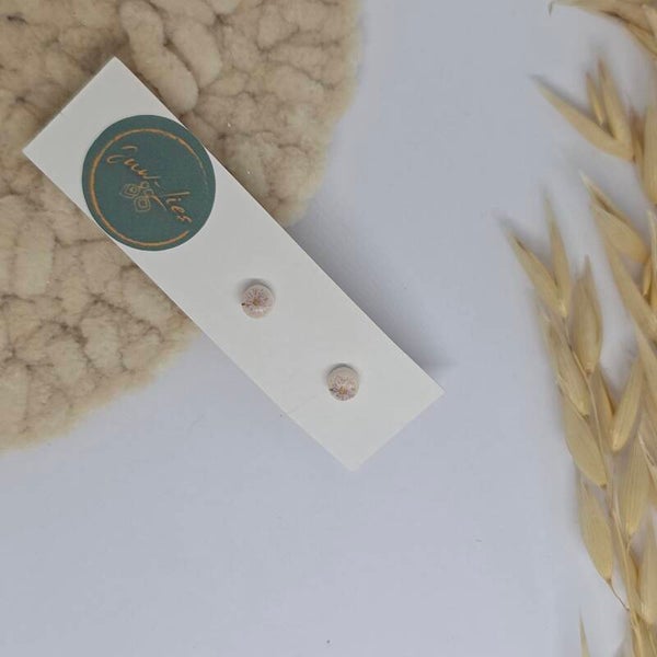 Kleine oorstekers - rond - wit bloemetje