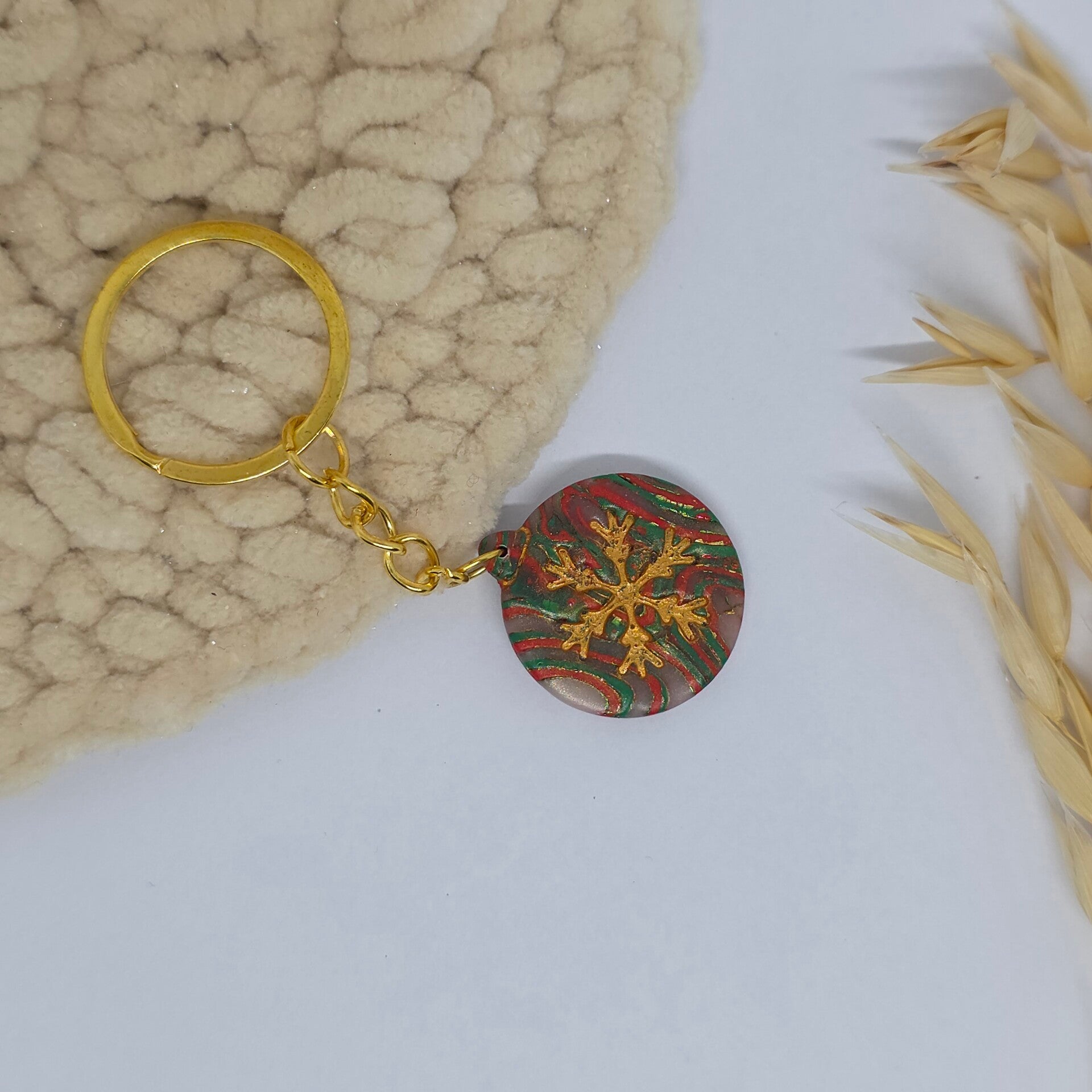 Kerstbal aan sleutelhanger.