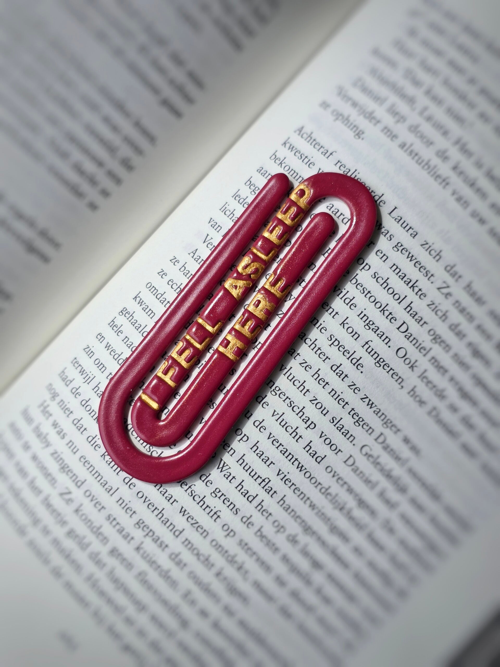 bladwijzer paperclip i fell asleep here