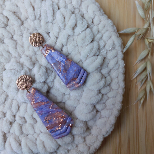 sierlijke paarse oorbellen