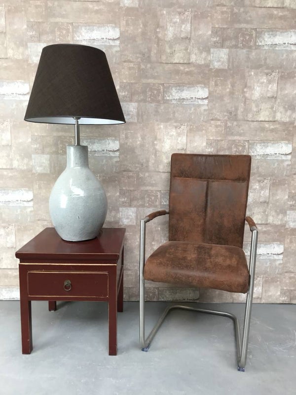 T010701 Tafellamp aardewerk grijs glazuur met donker bruine linnen kap