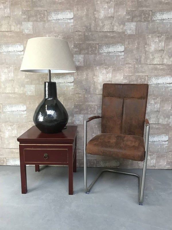 T021413 Tafellamp aardewerk donker groen glazuur met creme linnen kap.
