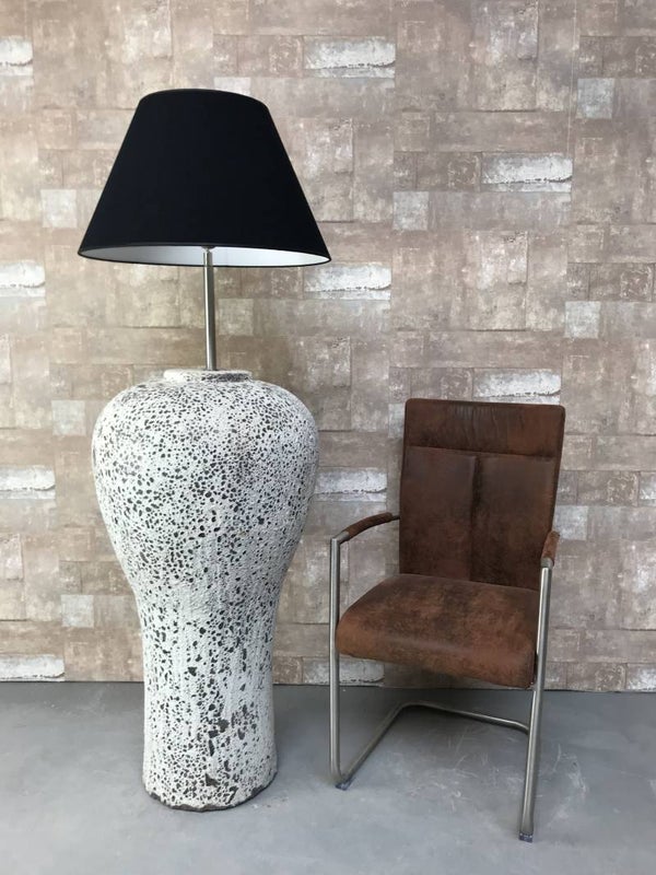 V047925 Vloerlamp aardewerk ocean oxide met zwarte linnen kap.