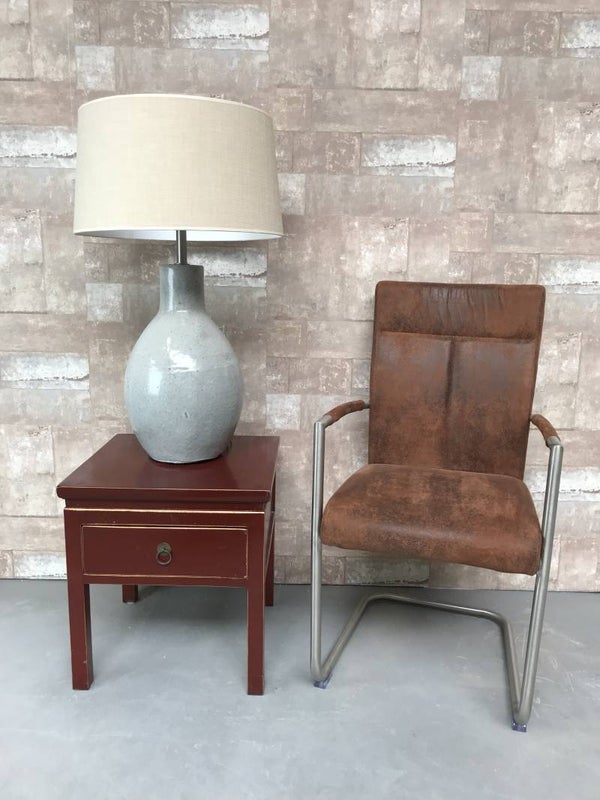 T010716 Tafellamp aardewerk grijs glazuur met creme linnen kap.