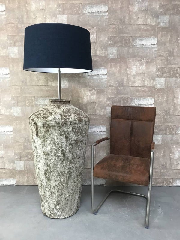V057937 Vloerlamp aardewerk osian oxide met donker blauwe linnen kap.