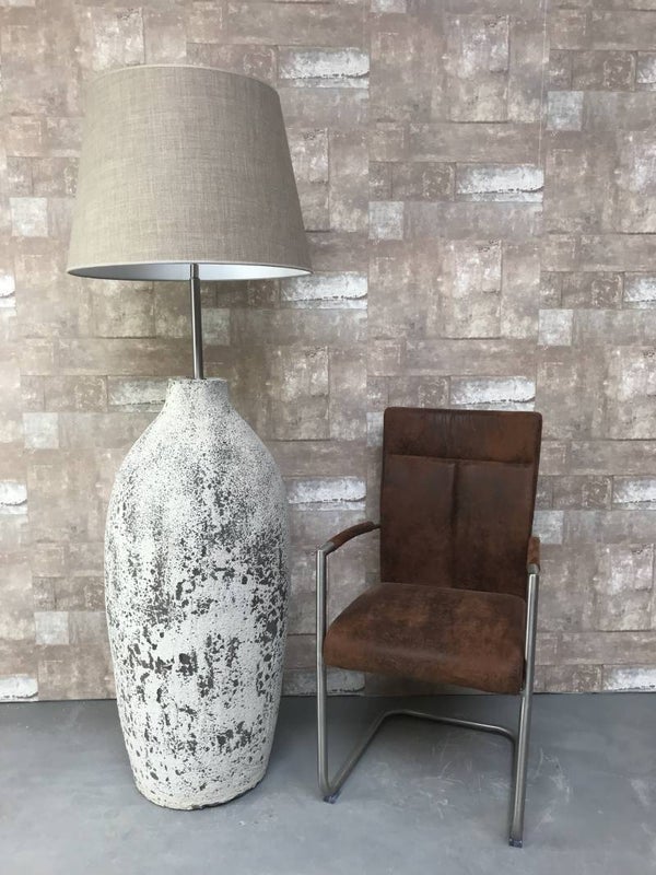 V027934 Vloerlamp aardewerk ocean oxide met licht bruine linnen kap.