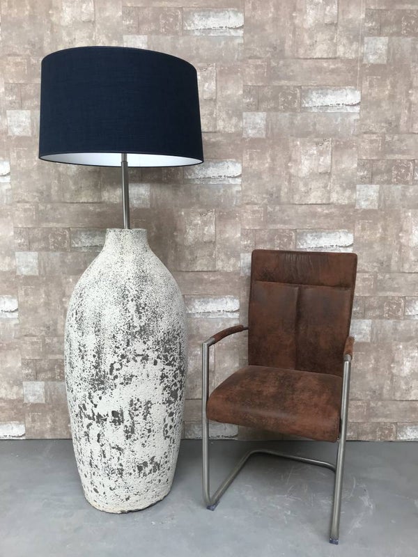 V027937 Vloerlamp aardewerk ocean oxide met donker blauwe linnen kap.