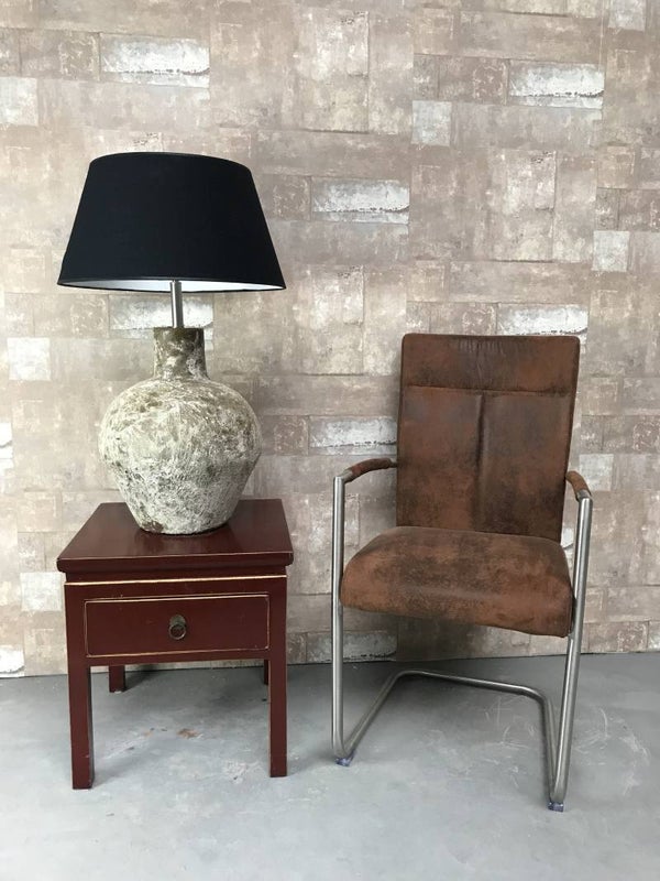 T037111 Tafellamp aardewerk atlantic met zwarte linnen kap.